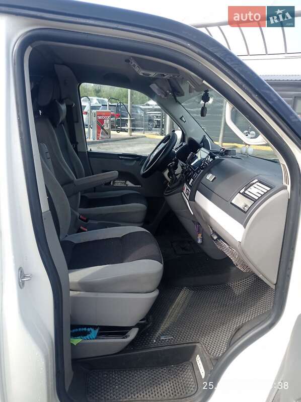 Минивэн Volkswagen Transporter 2005 в Ровно