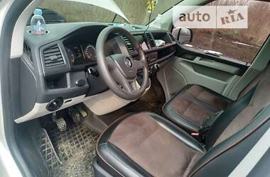 Минивэн Volkswagen Transporter 2015 в 