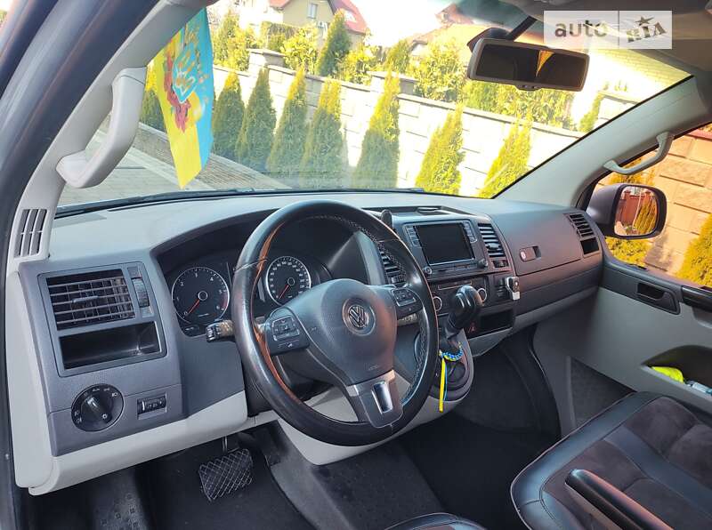 Грузопассажирский фургон Volkswagen Transporter 2014 в Луцке