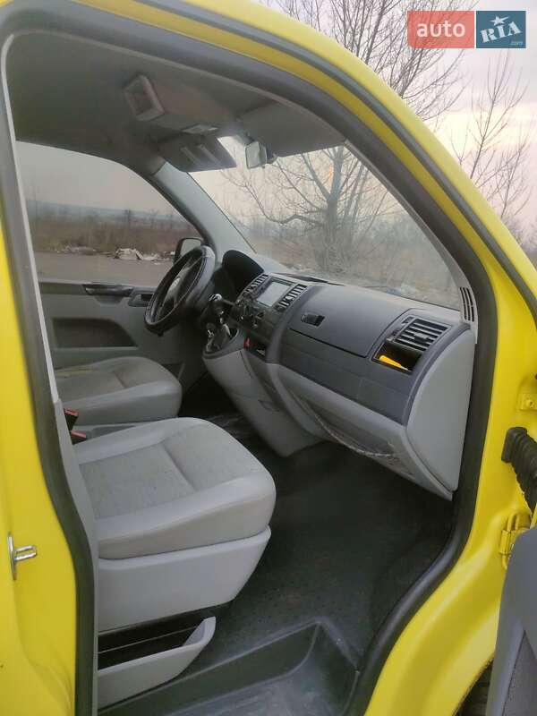 Минивэн Volkswagen Transporter 2006 в Киеве