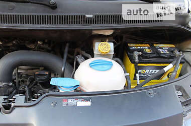 Минивэн Volkswagen Transporter 2012 в 