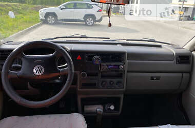 Минивэн Volkswagen Transporter 2001 в Новояворовске