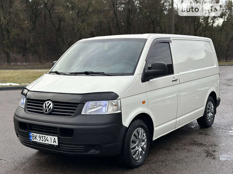 Грузовой фургон Volkswagen Transporter 2005 в Радивилове