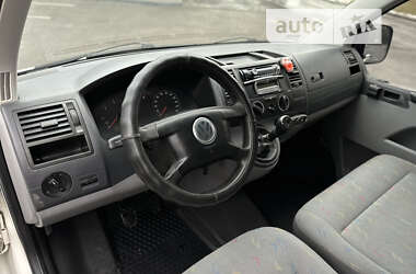 Грузовой фургон Volkswagen Transporter 2005 в Радивилове