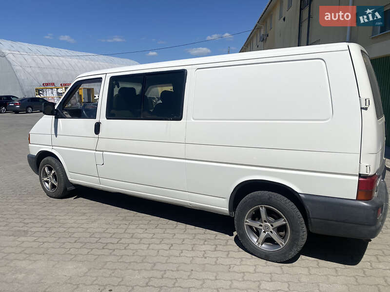 Минивэн Volkswagen Transporter 2000 в Рудки