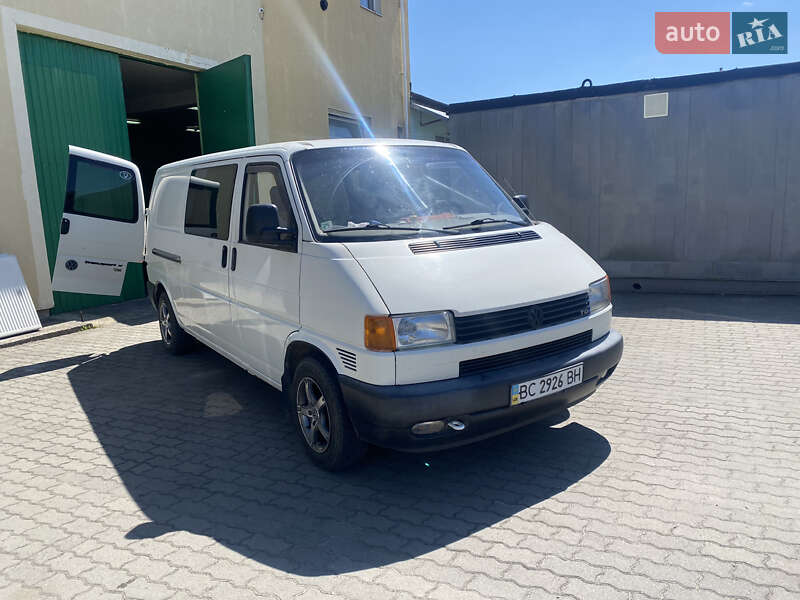 Минивэн Volkswagen Transporter 2000 в Рудки
