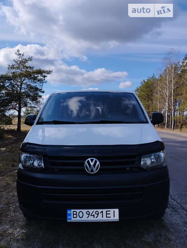 Минивэн Volkswagen Transporter 2015 в Тячеве