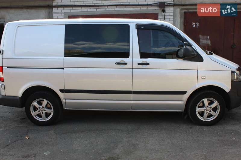 Грузовой фургон Volkswagen Transporter 2014 в Киеве