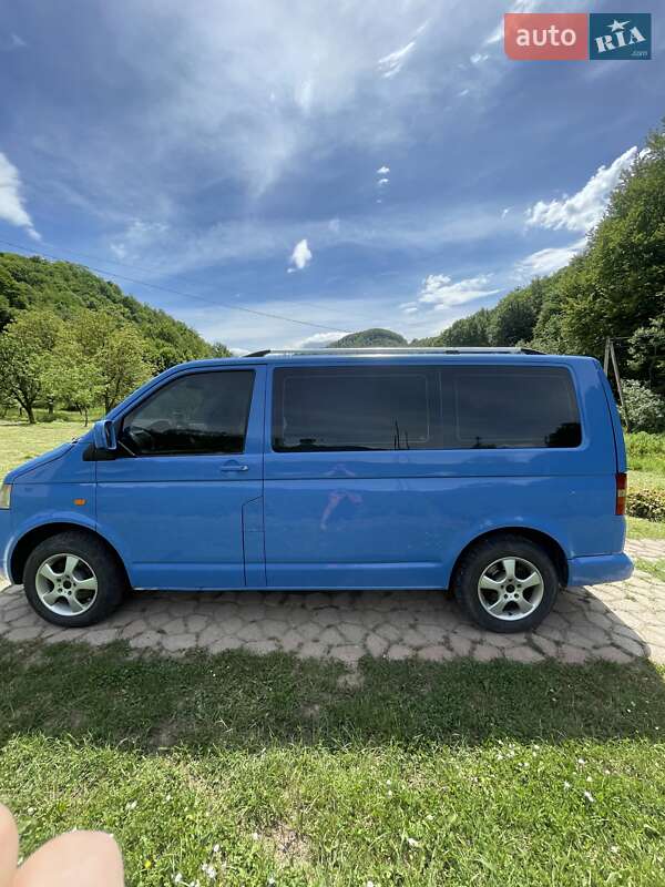 Минивэн Volkswagen Transporter 2005 в Тячеве