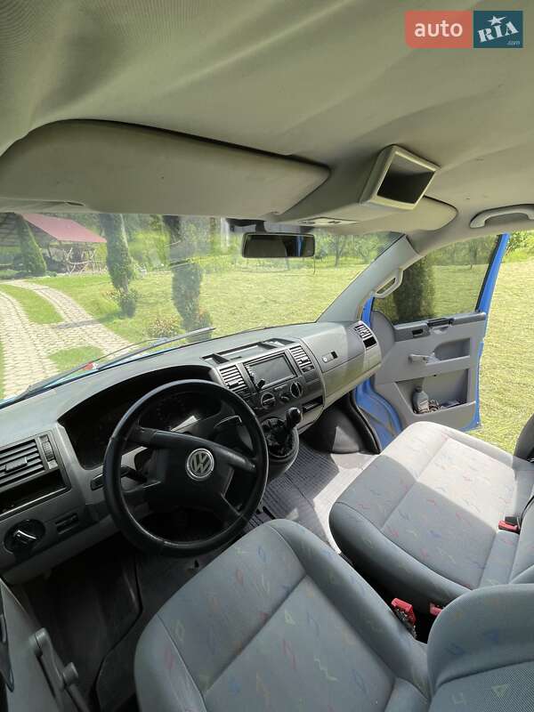 Минивэн Volkswagen Transporter 2005 в Тячеве