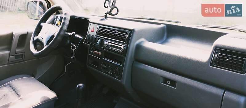 Минивэн Volkswagen Transporter 2000 в Черкассах