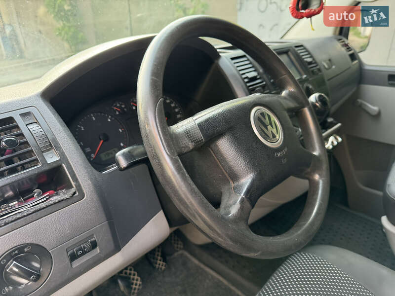 Минивэн Volkswagen Transporter 2005 в Черновцах