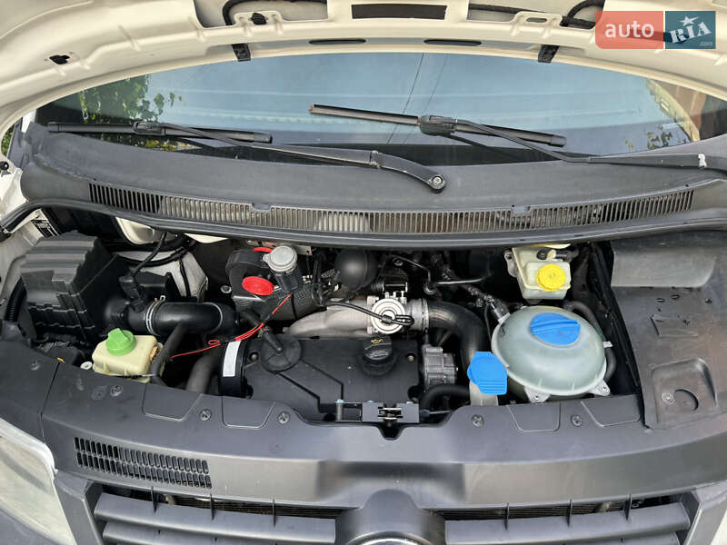 Минивэн Volkswagen Transporter 2005 в Черновцах