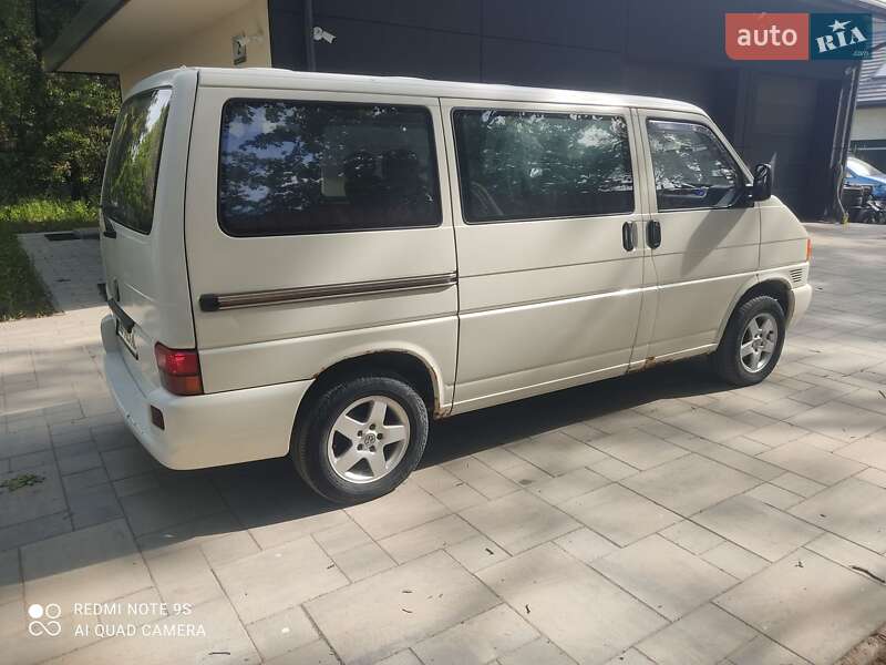 Мінівен Volkswagen Transporter 2001 в Кореці