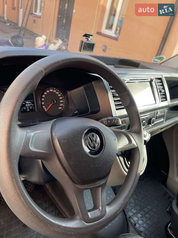 Минивэн Volkswagen Transporter 2016 в Львове