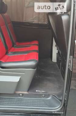 Вантажопасажирський фургон Volkswagen Transporter 2012 в 