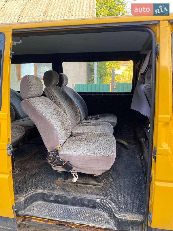 Минивэн Volkswagen Transporter 2000 в Тячеве