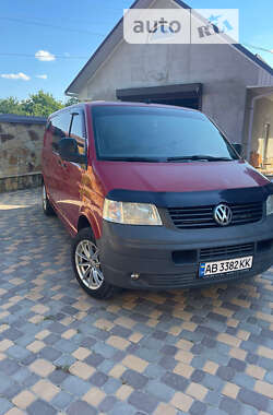 Грузовой фургон Volkswagen Transporter 2005 в Могилев-Подольске