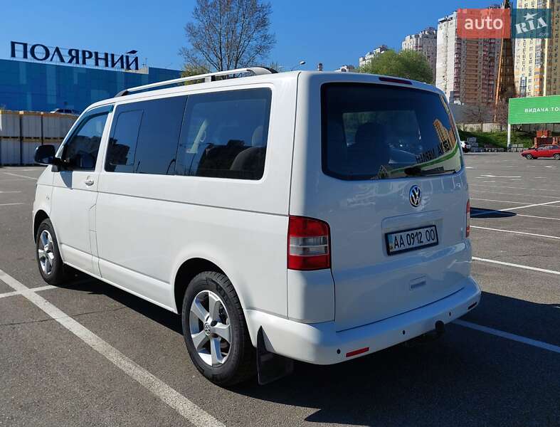 Минивэн Volkswagen Transporter 2010 в Киеве