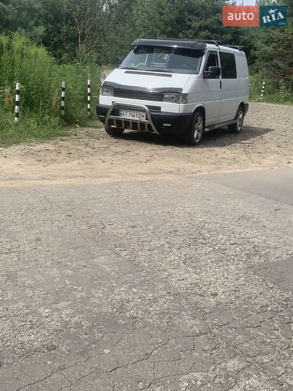Минивэн Volkswagen Transporter 1995 в Косове