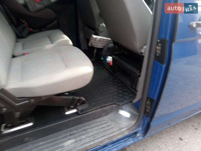Минивэн Volkswagen Transporter 2006 в Виноградове