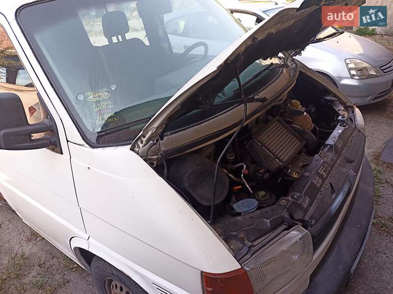 Минивэн Volkswagen Transporter 2003 в Горишних Плавнях