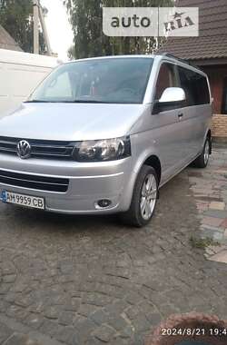 Грузопассажирский фургон Volkswagen Transporter 2015 в Ружине