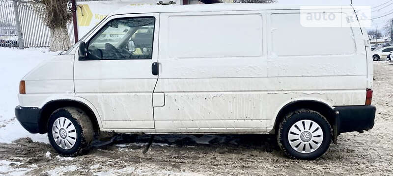 Грузовой фургон Volkswagen Transporter 2003 в 