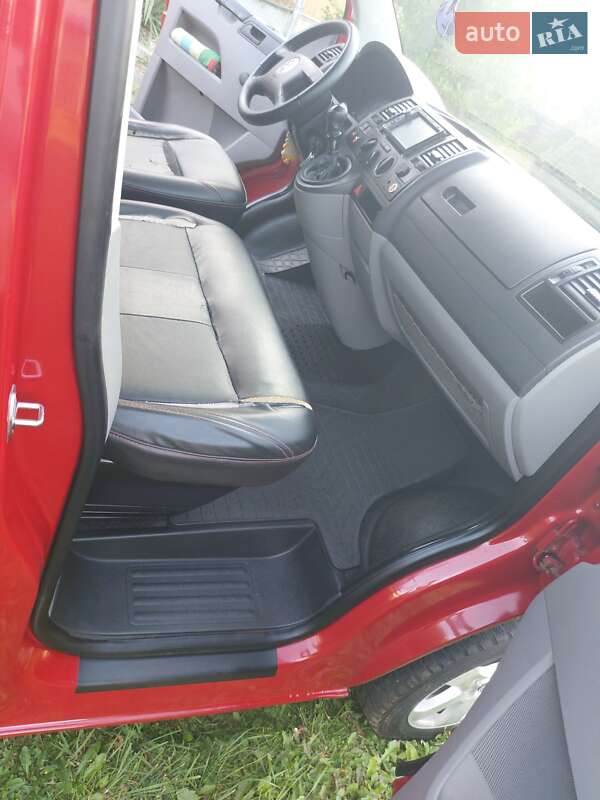 Минивэн Volkswagen Transporter 2005 в Долине