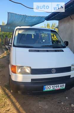 Минивэн Volkswagen Transporter 2000 в Окнах