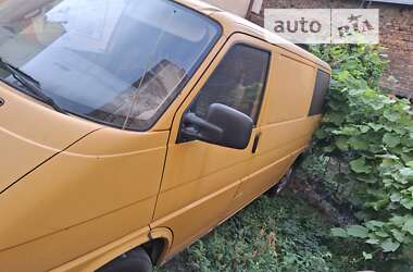 Грузовой фургон Volkswagen Transporter 1996 в Львове