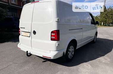 Грузовой фургон Volkswagen Transporter 2017 в 