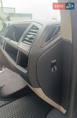 Минивэн Volkswagen Transporter 2016 в 