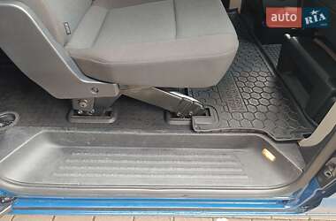 Минивэн Volkswagen Transporter 2016 в 