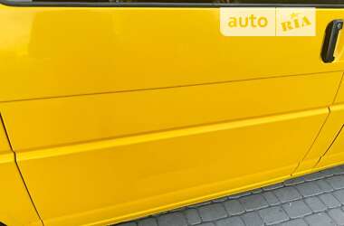 Минивэн Volkswagen Transporter 2000 в 