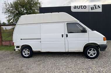 Грузовой фургон Volkswagen Transporter 1993 в Хусте