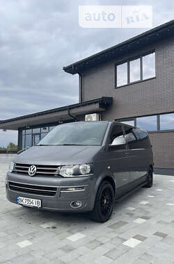 Мінівен Volkswagen Transporter 2014 в Рокитному