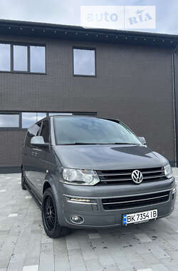 Мінівен Volkswagen Transporter 2014 в Рокитному