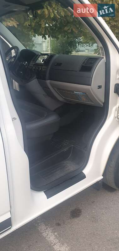 Мінівен Volkswagen Transporter 2015 в Дніпрі
