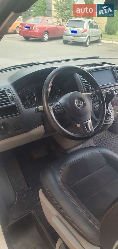 Мінівен Volkswagen Transporter 2015 в Дніпрі