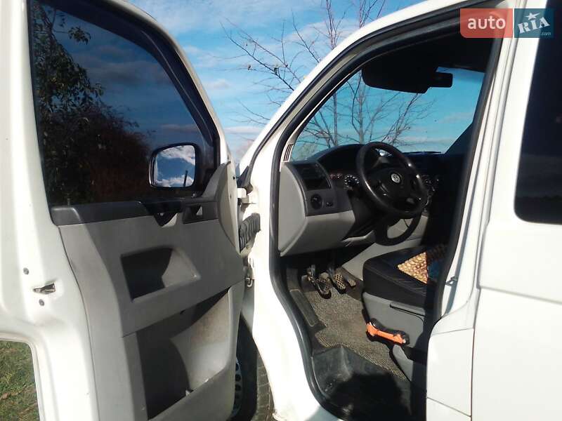 Мінівен Volkswagen Transporter 2007 в Заваллі
