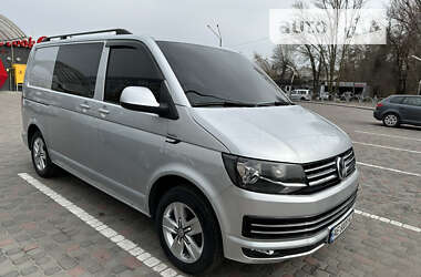 Мінівен Volkswagen Transporter 2015 в Дніпрі