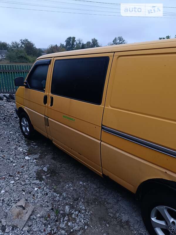 Мінівен Volkswagen Transporter 2000 в Смілі