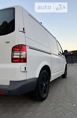 Вантажний фургон Volkswagen Transporter 2011 в Києві