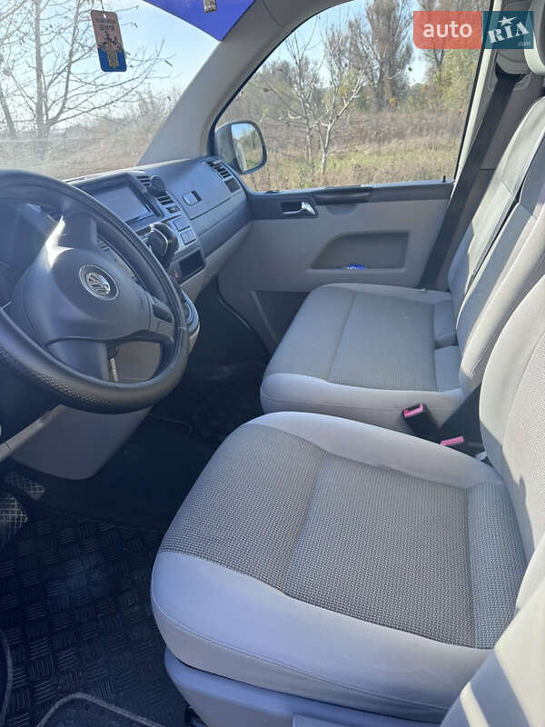 Минивэн Volkswagen Transporter 2014 в Волочиске