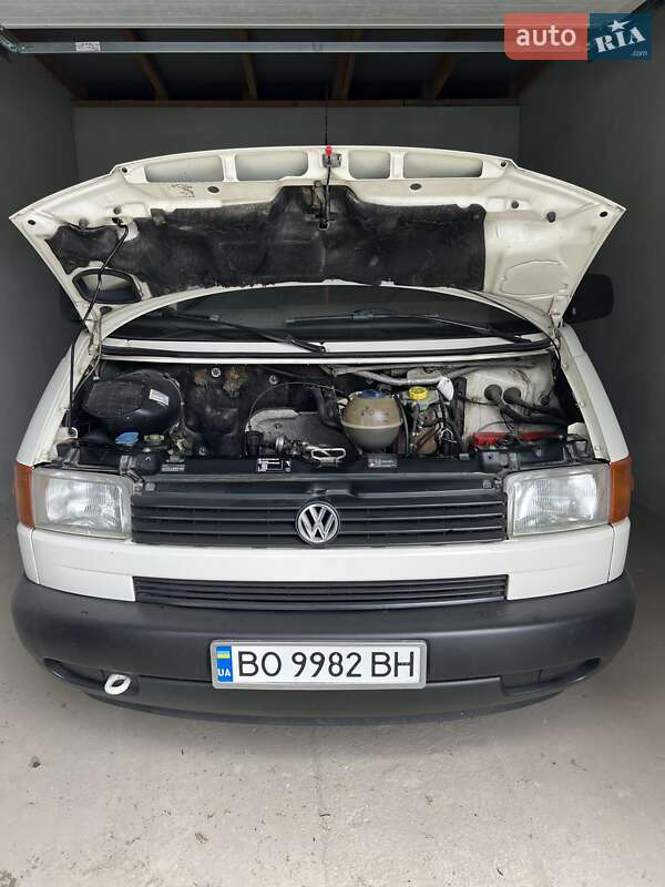 Минивэн Volkswagen Transporter 2000 в Чорткове