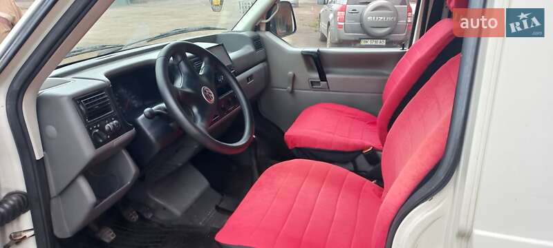 Минивэн Volkswagen Transporter 2000 в Ровно