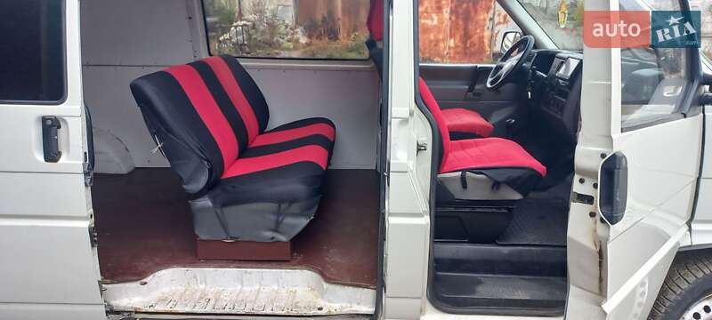 Минивэн Volkswagen Transporter 2000 в Ровно