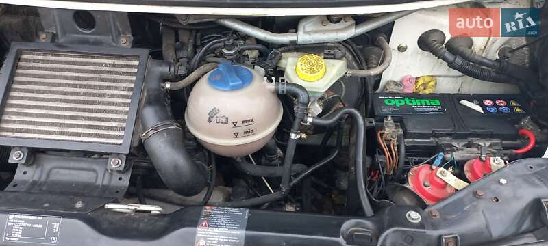 Минивэн Volkswagen Transporter 2000 в Ровно