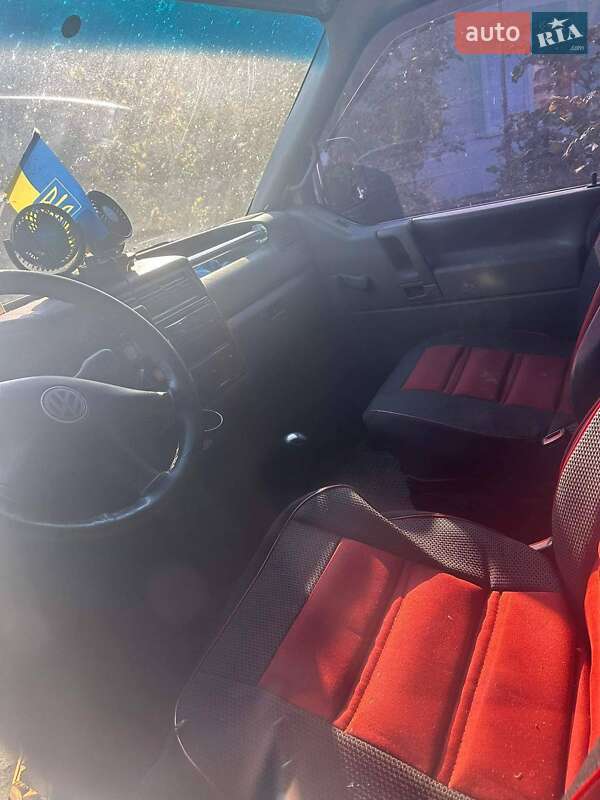 Минивэн Volkswagen Transporter 2000 в Сколе